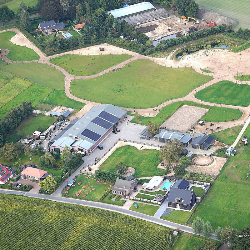 luchtfoto-zorgboerderij-van-der-wijst